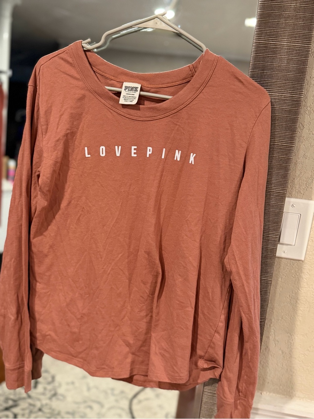 PINK Victoria's Secret Crewneck Long Sleeve Tee in Rust sz L